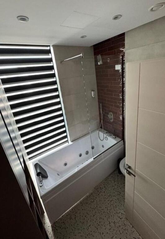 Qera, Apartament 3+1+ 2 Poste parkimi, Lake View Residence