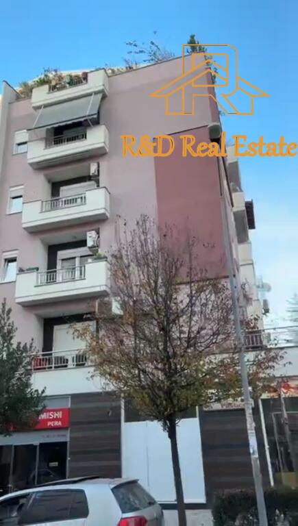 Në Fresk jepet me qira apartament 2+1 (102 m²).