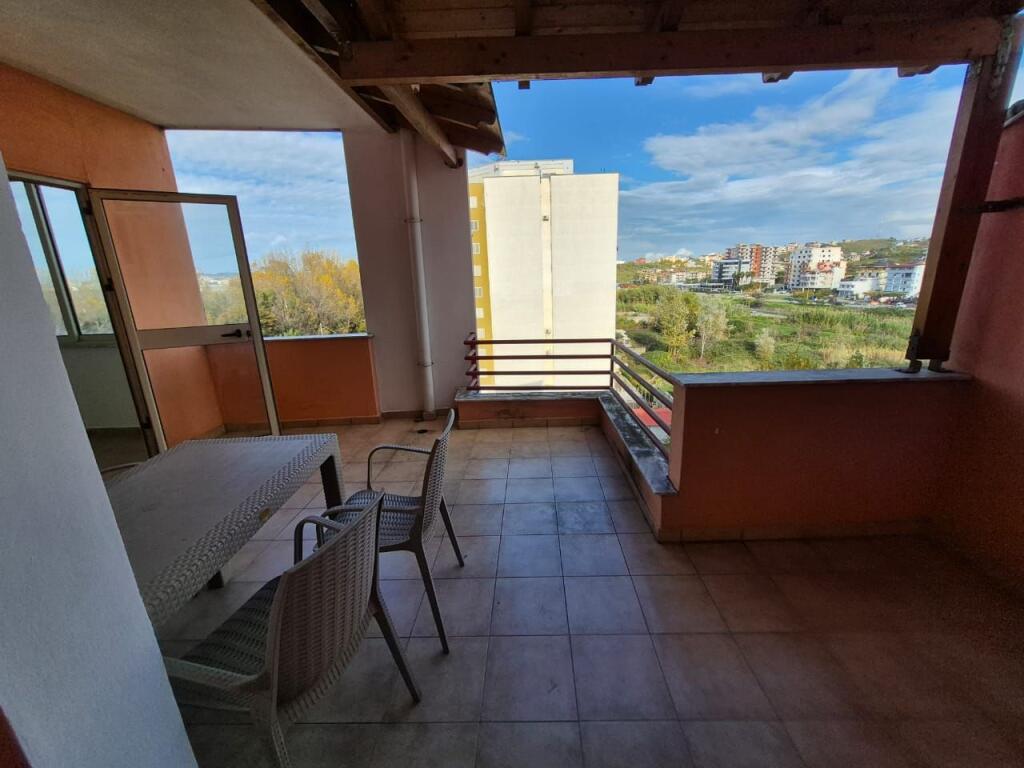 Shitet Apartament 1+1