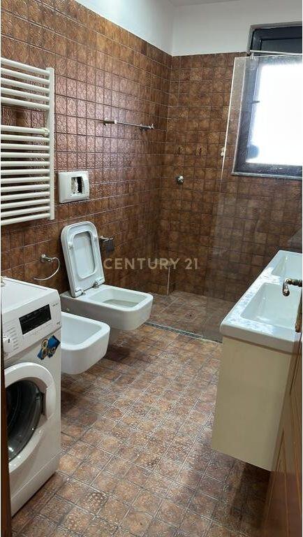 Apartament per shitje ne Ali Dem , Tek Ish Markata