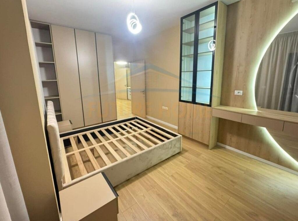 Shitet , Apartament 2+1 , Unaza e re