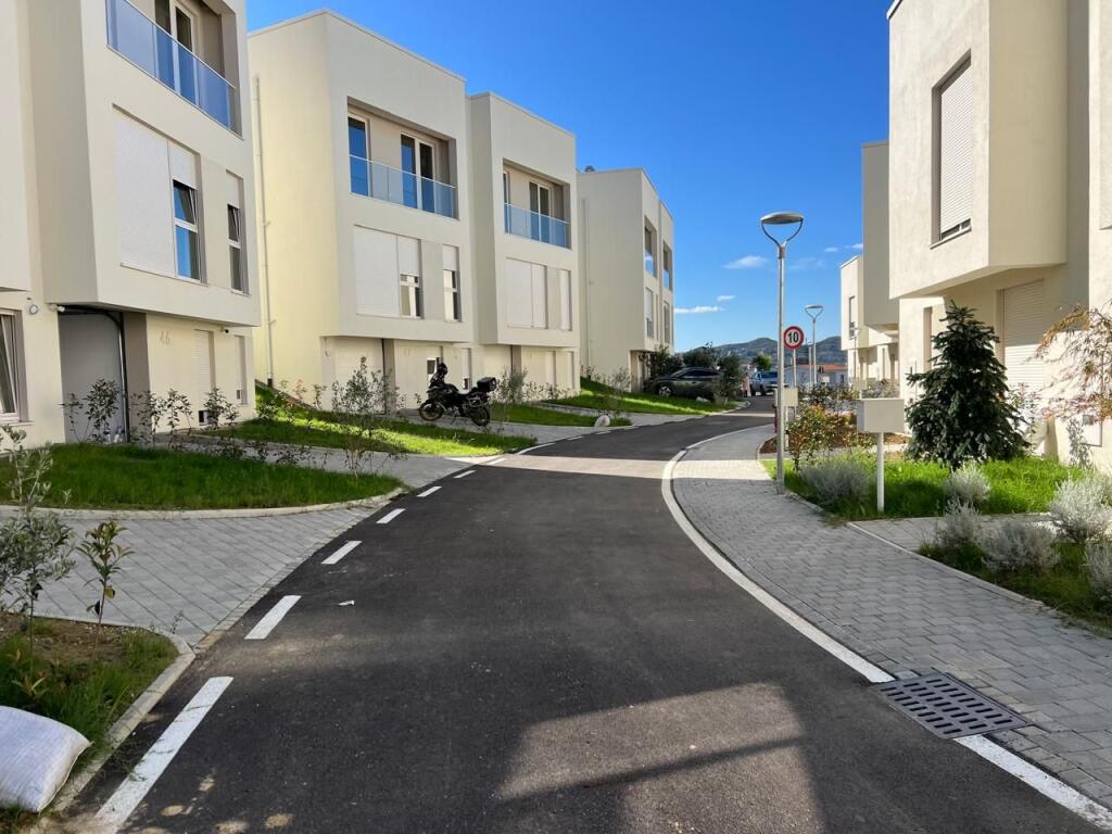 Shitet vile 3 kateshe -Rezidenca ABA – Liqeni i Farkës