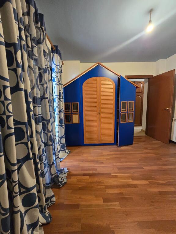 Aoartament me qera 3+1+3