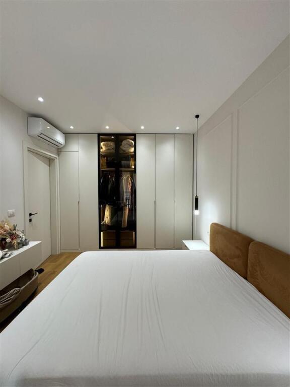 APARTAMENT ME QERA 1+1 ISH PARKU 65.000 LEKE