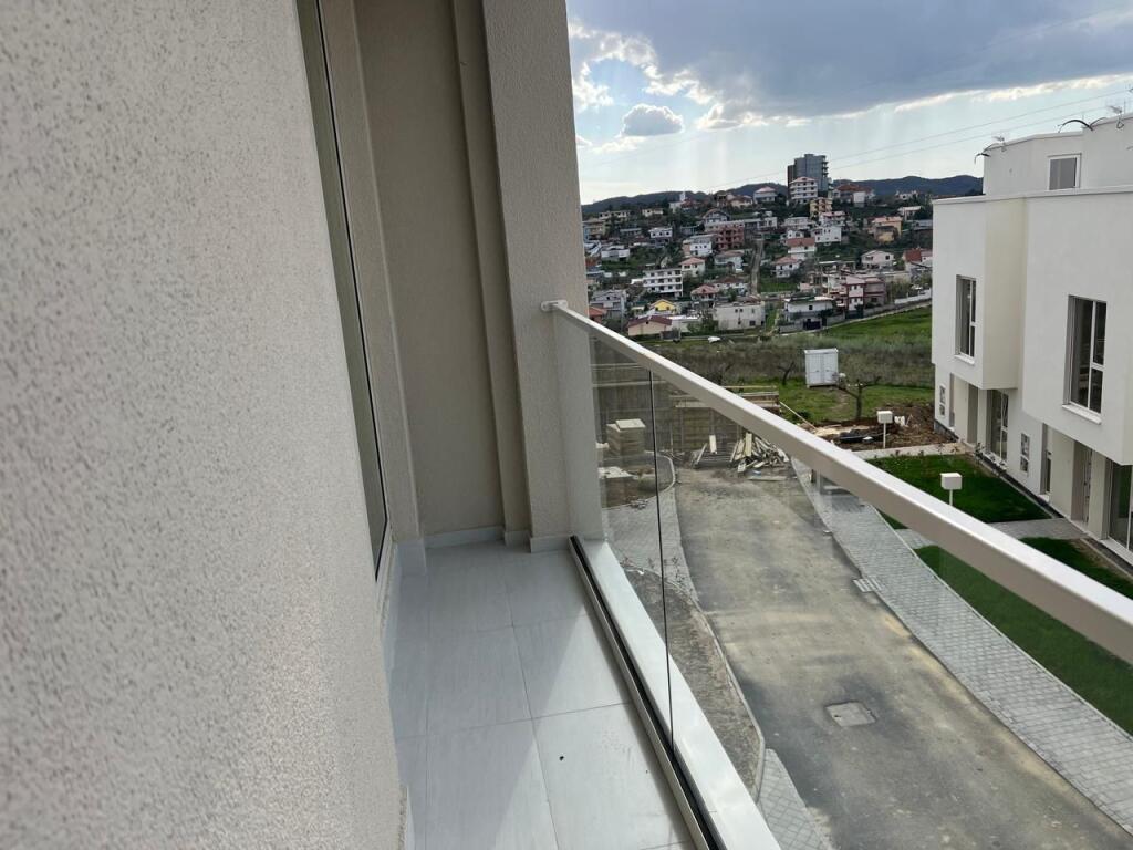 Shitet vile 3 kateshe -Rezidenca ABA – Liqeni i Farkës