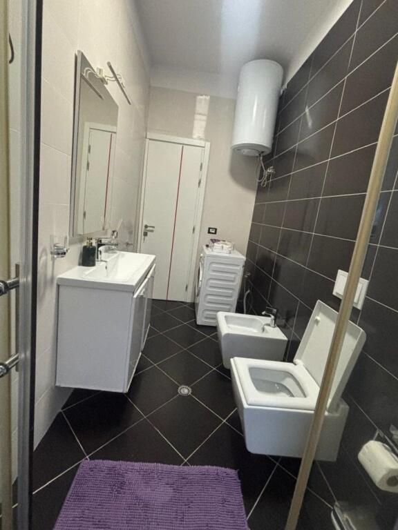 Appartamento In Affitto 1+1 Vicino Al Giardino Botanico (ID B2101382) Tirana