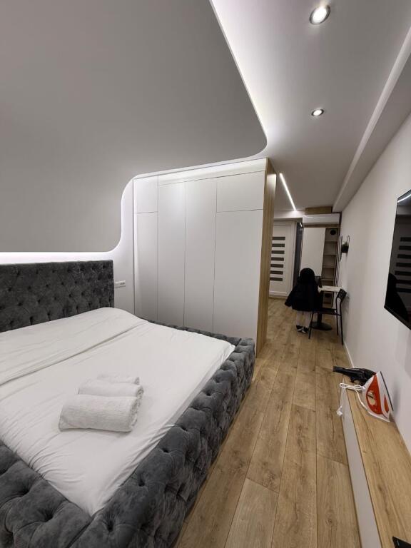 Apartment 1+1 for rent at Vodafone at the 21 Dhjetori Crossroad