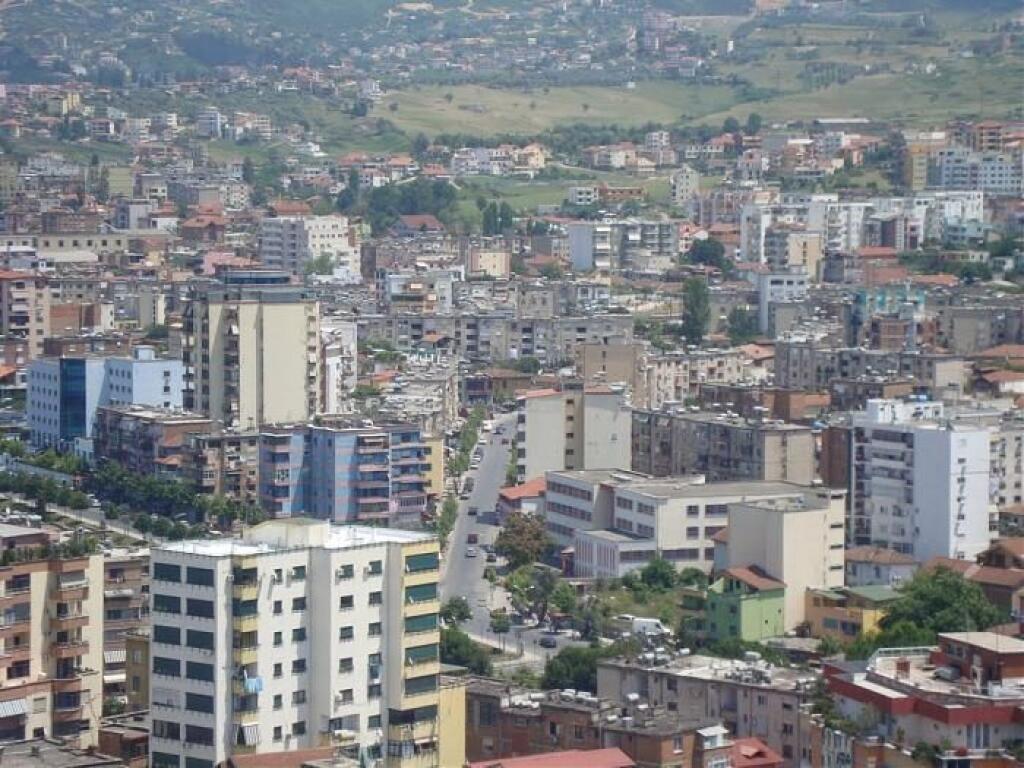 SHITET APARTAMENT 2+1+BALLKON "RRUGA ALI VISHA ,ALIDEM" 196.000 EURO