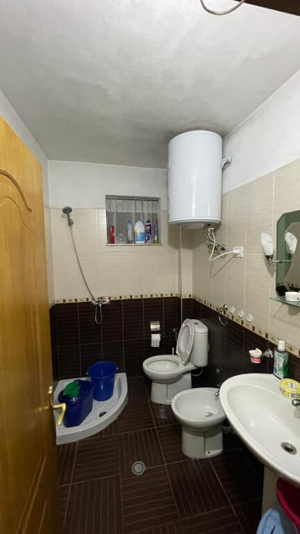 Ish-Parku Jepet Apartament 1+1 Me Qera