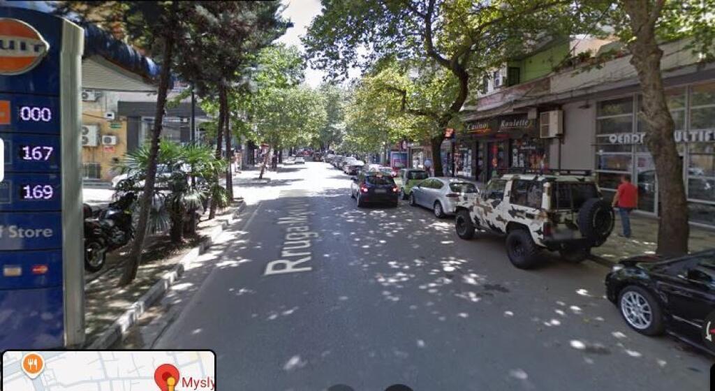 Ambjent per zyra me qera ne Myslym Shyr, fundi i Tregut Cam (ID 42611319).