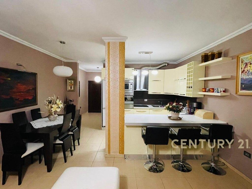 ofrojme apartament per qira tek Kodra e Priftit