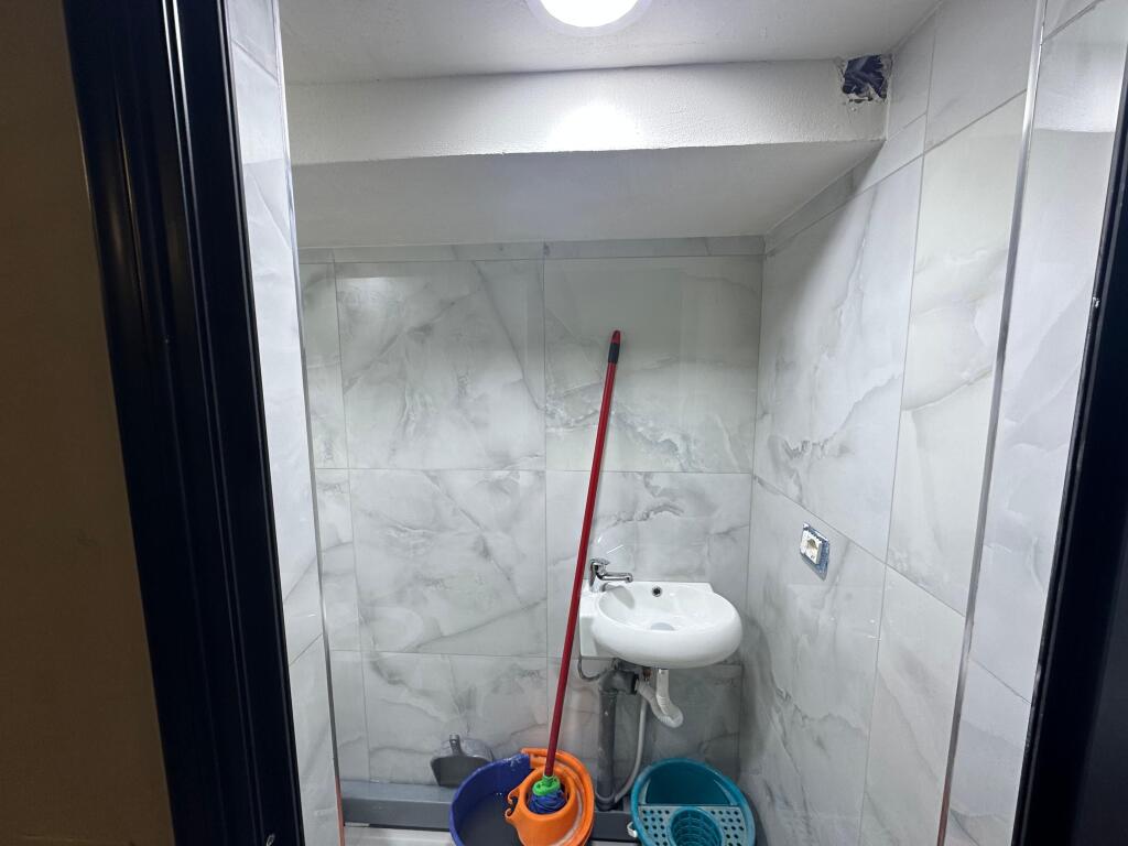 ufficio in affitto a myslym shyr