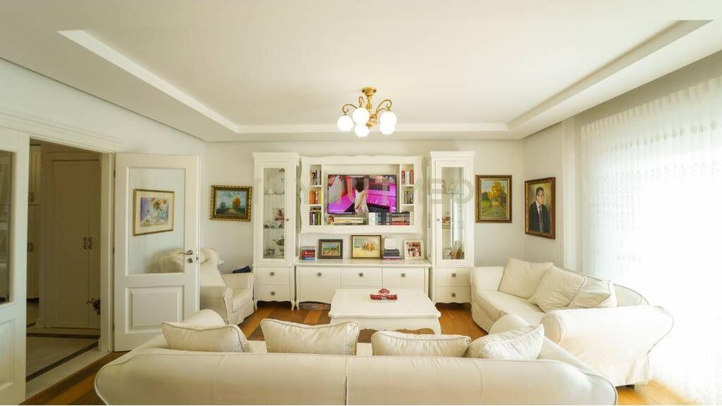 SHITET APARTAMENT SUPER PREMIUM – LIQENI ARTIFICIAL, NGJITUR ME KOPSHTIN ZOOLOGJIK