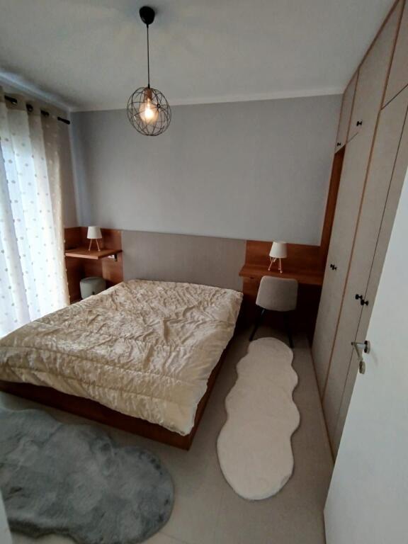 Apartament 1+1 + parkim me qira tek Univers City