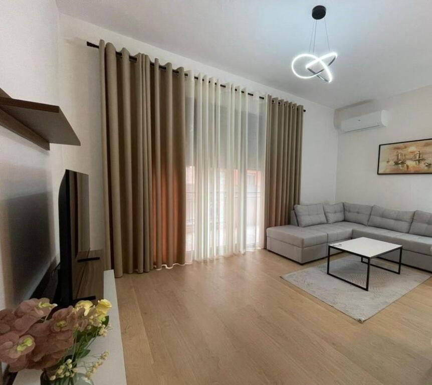 Jepet me qira Apartament 1+1  + ballkon  – tek Kompleksi Delijorgji!!