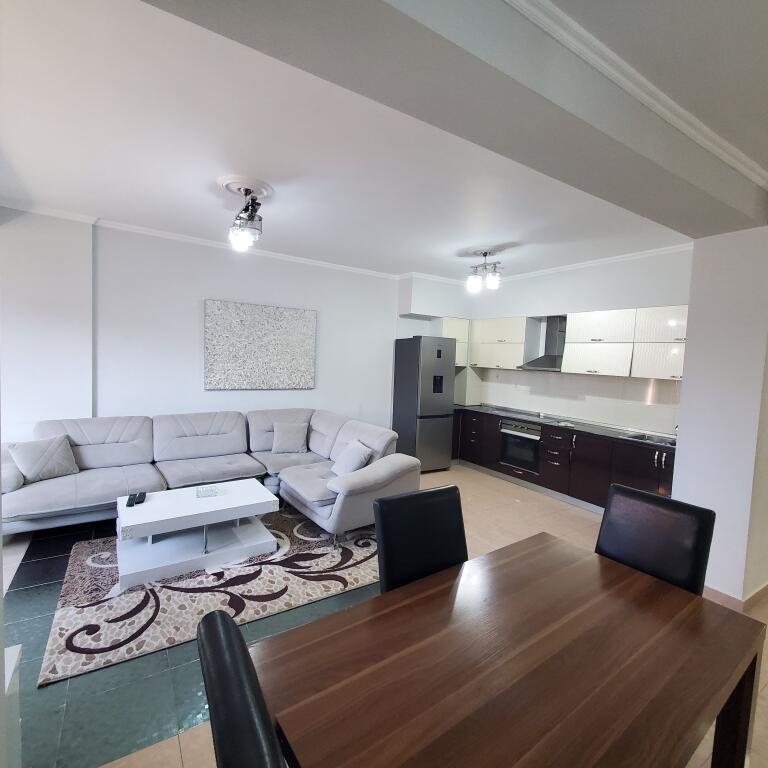 Apartament 3+1 per shitje tek Rruga e Kavajes!