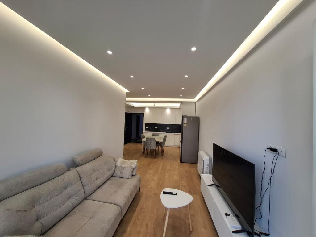  Apartament 2+1 me Qera Afatgjatë, Skelë, Vlorë (pas Riviera)
