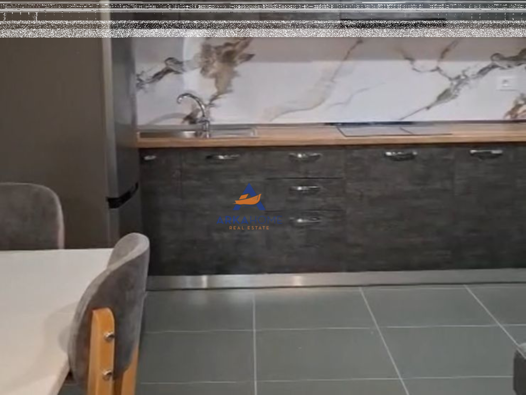 JEPET APARTAMENT ME QERA 2+1+BALLKON "5 MAJ" 50.000 LEKE