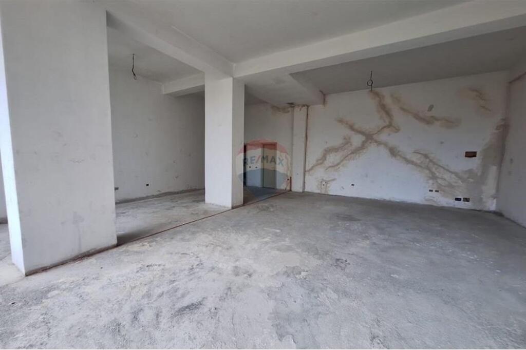 Shop - For Sale - KMY, Tirana(ID: 530411012-156)