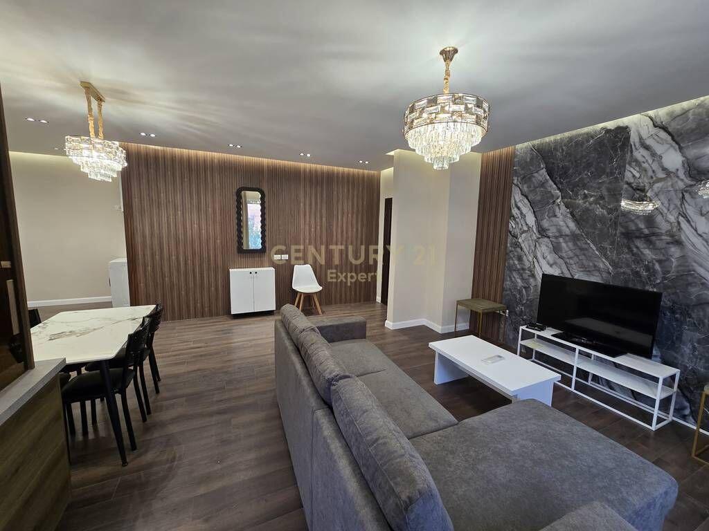 Apartament 2+1+2 per shitje tek Kopshti Botanik