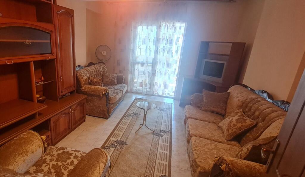 Jepet me qera 2+1 mobiluar mbrapa  don bosko 49900 lek