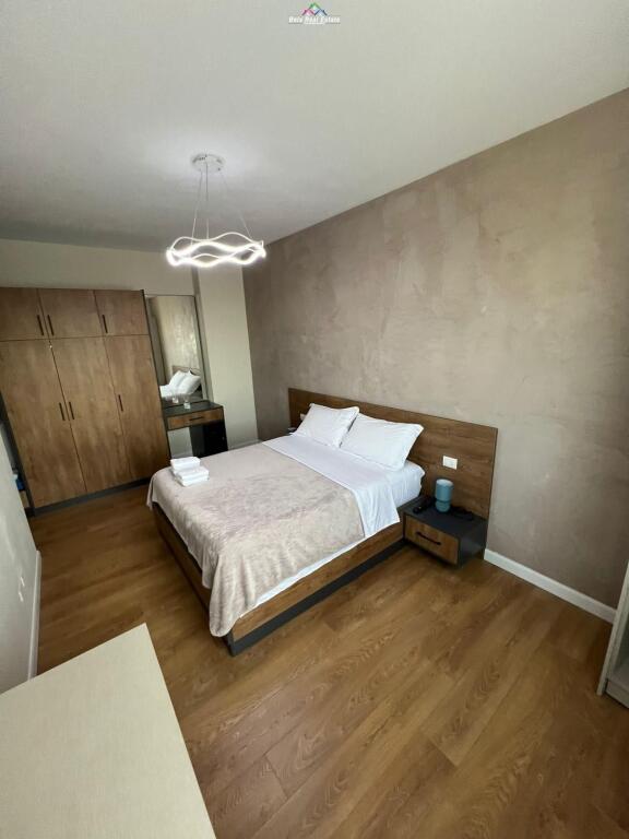 Appartamento/Duplex 2+1+2 In Affitto In Via Barricade (ID B2201649) Tirana