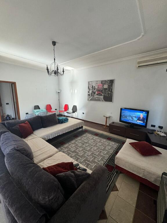 Jepet me qera Vile private te Casa Italia