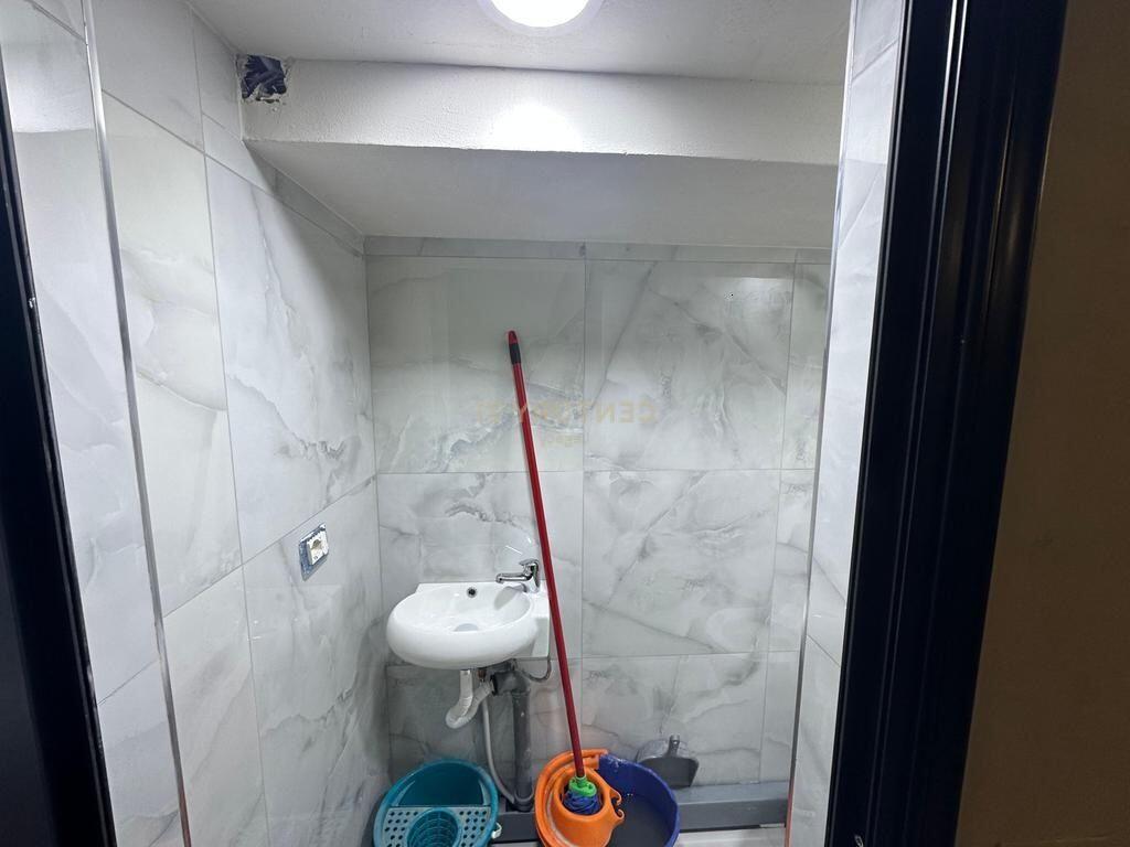 Ambient zyrash per qera Myslym Shyri