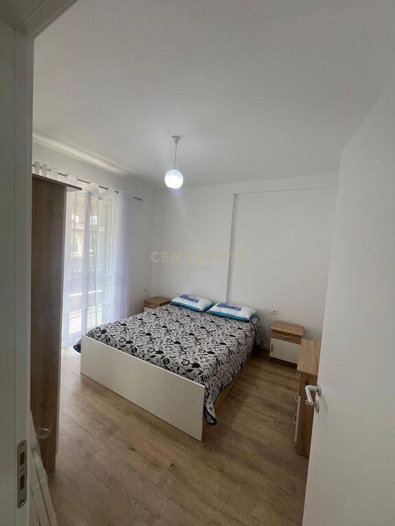 Ofrojme apartament per qira ne Paskuqan