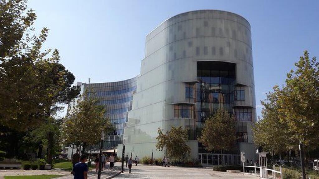 LOCALE UFFICIO IN AFFITTO 90M2 "IN CENTRO" 1300 EURO