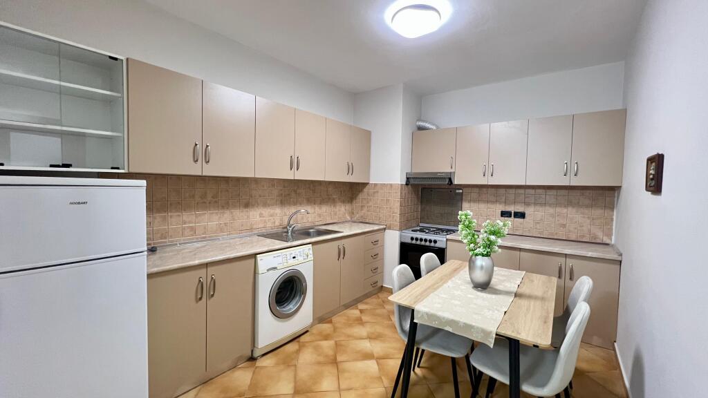 Me Qera : 1+1 📍Sheshi Wilson (Petro Nini) - 700€ - S.75m² - Kt.6 || Pallati Buze Rruge Kryesore⚡️