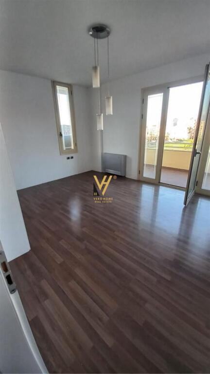 SHITET APARTAMENT 3+1+2+BLK TE LIQENI ARTIFICIAL 345.000 EURO