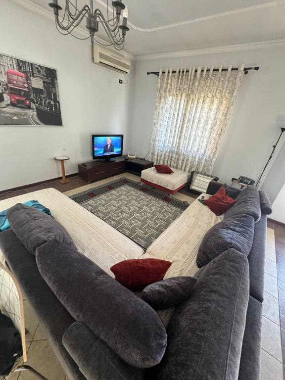 Jepet me qera Vile private te Casa Italia