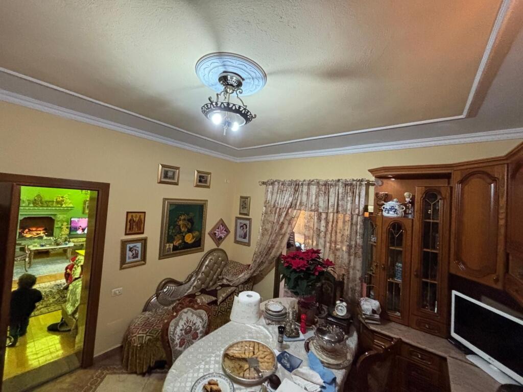 Apartament 3+1, Rruga Kavajes!