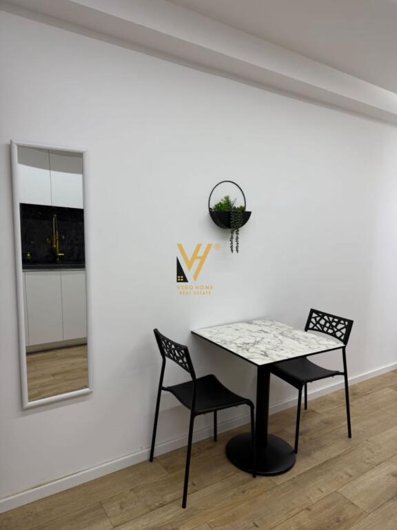 JEPET GARSIONERE 50 M2 ME QIRA TE 21 DHJETORI 550 EURO