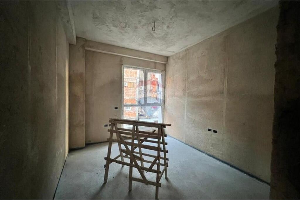 Apartament - Për Shitje - Rruga Ali Demi, Tiranë(ID: 530181090-88)