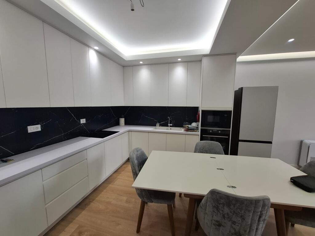  Apartament 2+1 me Qera Afatgjatë, Skelë, Vlorë (pas Riviera)