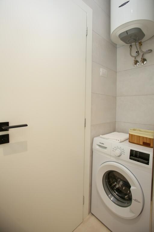 Jepet me qira garsoniere ne lungomare