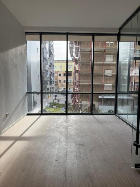 Jepen me qera 2 zyra në Rezidencën Mine Peza