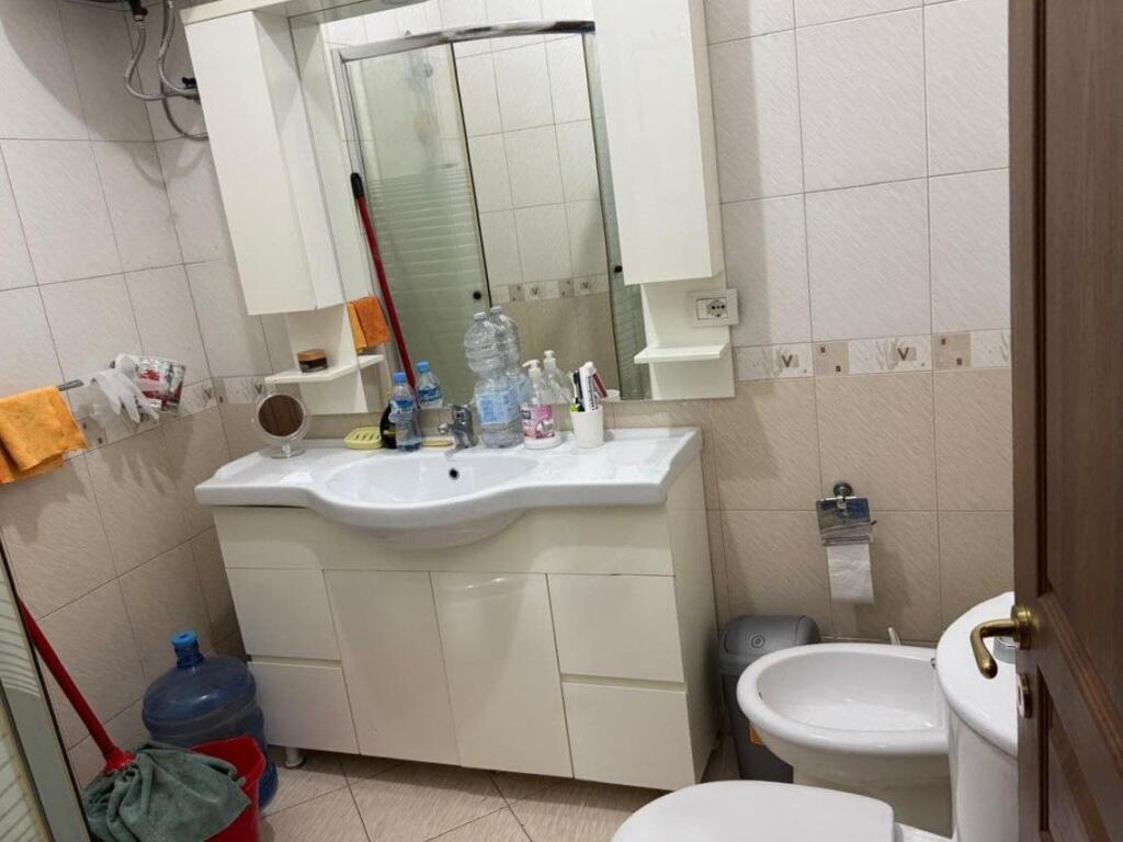 Appartamento In Affitto 3+1+2 Al Viale Zogu I Pare (ID B230158) Tirana.