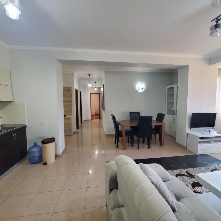 Apartament 3+1 per shitje tek Rruga e Kavajes!