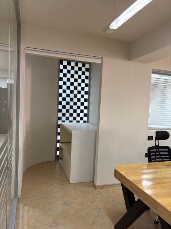 Zyre per qera ne Bllok te ish Mjelma