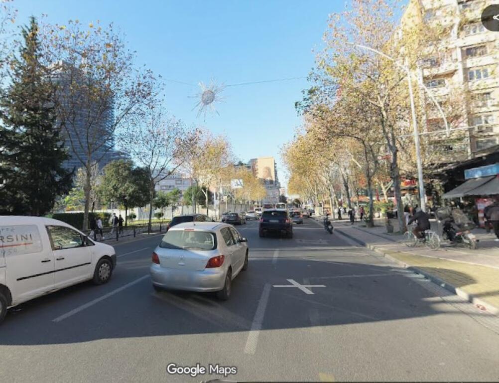 Apartament/Zyre 2+1 me qera ne Qender rruga e Barrikadave (ID 42611320).