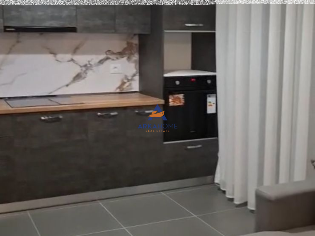 JEPET APARTAMENT ME QERA 2+1+BALLKON "5 MAJ" 50.000 LEKE