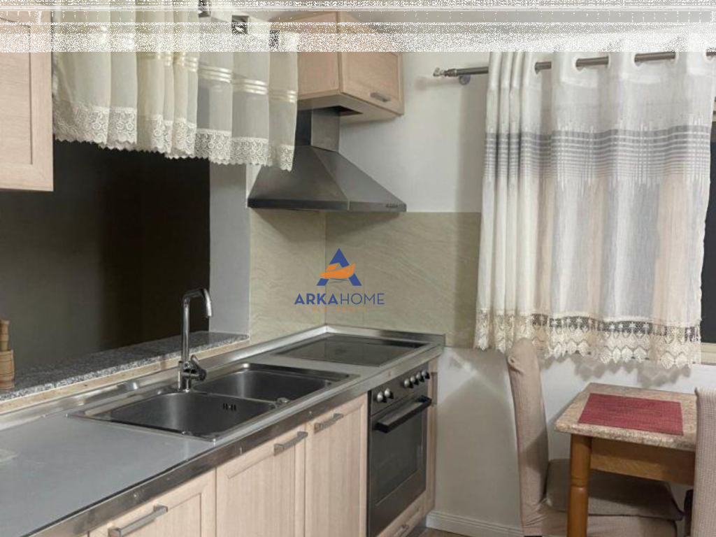 AFFITTASI APPARTAMENTO 1+1+BALCONE "ALLA COMUNE DI PARIGI" 600 EURO