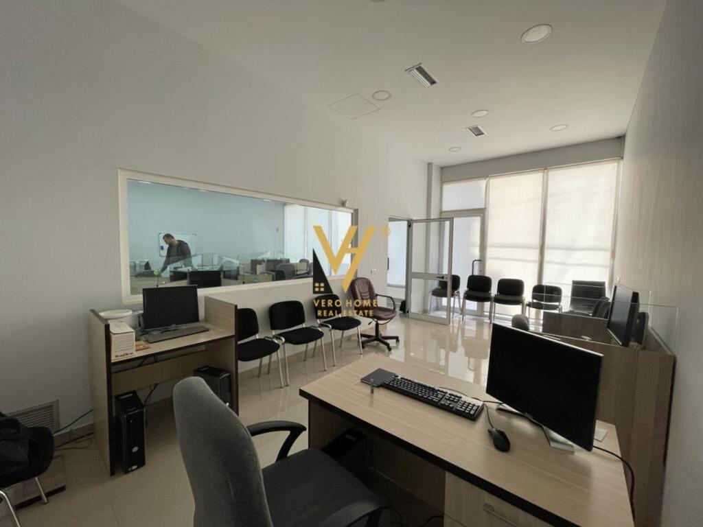 JEPET ZYRE 120 M2 ME QIRA TE ALI DEMI 1.000 EURO