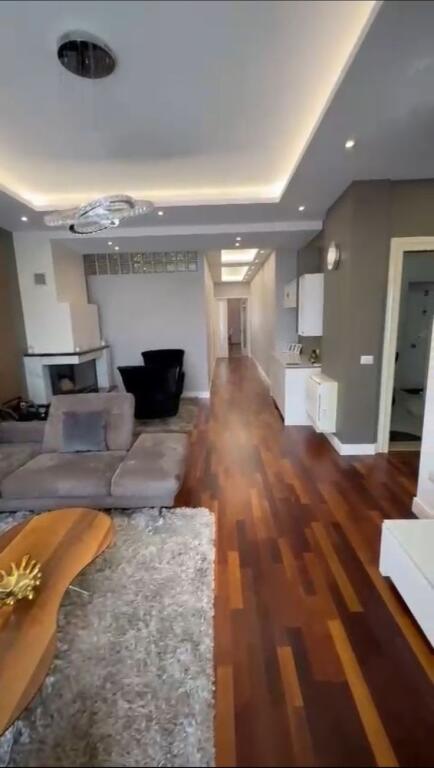 Shitet apartament 3+1+3+3 te Kthesa Kamzes