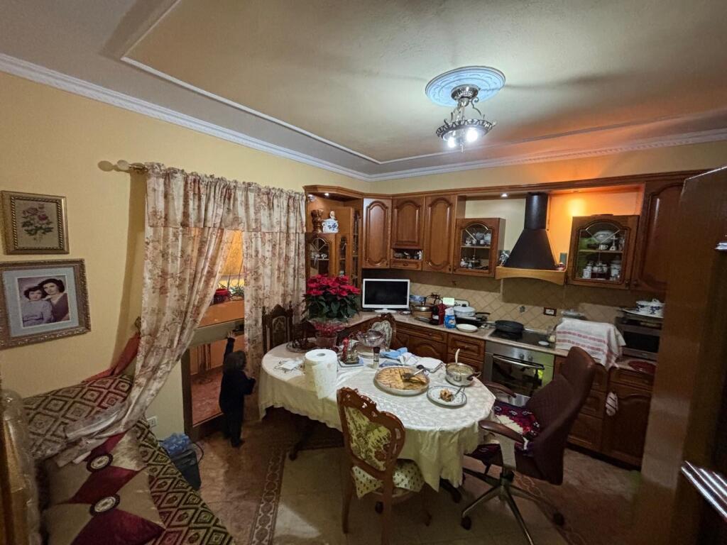 Apartament 3+1, Rruga Kavajes!