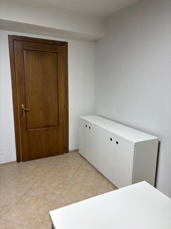 Zyre per qera ne Bllok te ish Mjelma