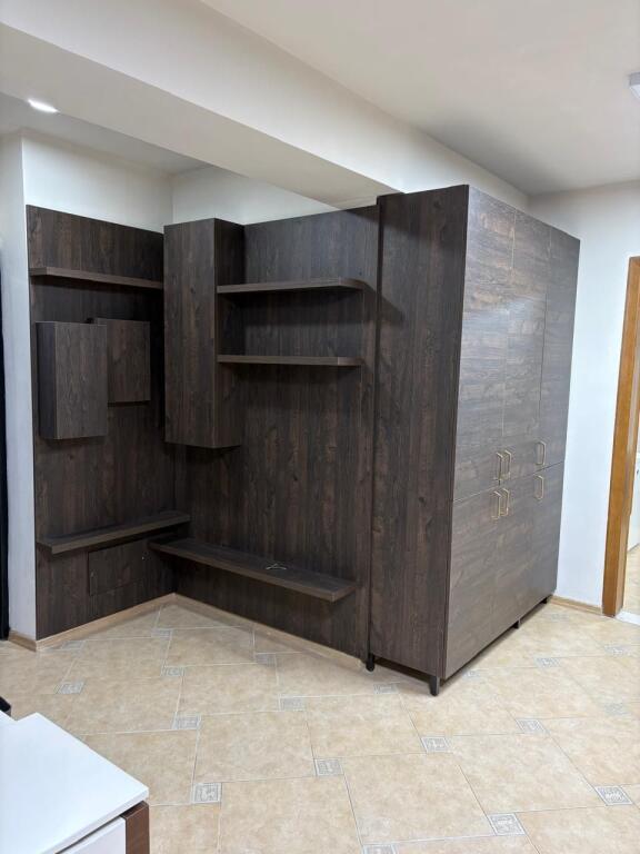 Zyre per qera ne Bllok te ish Mjelma